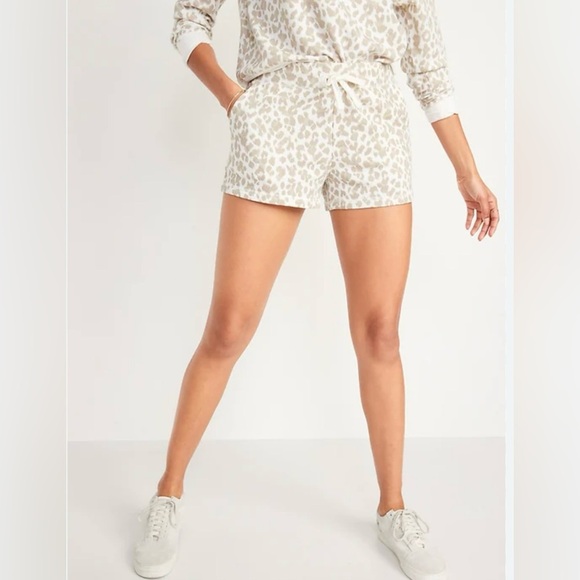 Old Navy Leopard Lounge Shorts - Picture 1 of 6